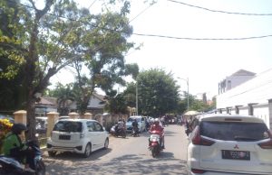 Pihak SMPN 1 Karawang Barat Ingin Jalan Area Sekolah Diberlakukan One Way
