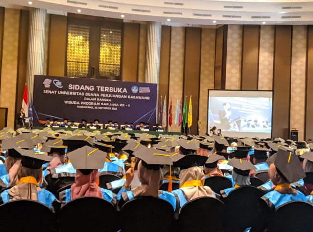 Wisudawan ubp karawang