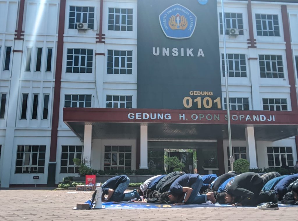 Rektor unsika mundur
