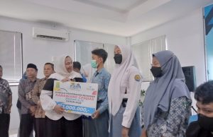 12.545 Pelajar Dapat Beasiswa Karawang Cerdas, Siapa Saja Mereka? Beasiswa karawang cerdas