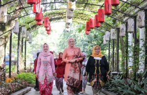 Momen Hari Ibu, Anne Ratna Mustika Ajak Perempuan Harus Berdaya dan Maju