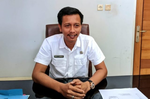 Tenaga honorer karawanc