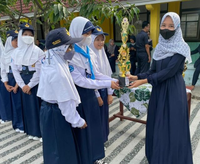 Tropi FLS Komisariat Cikampek