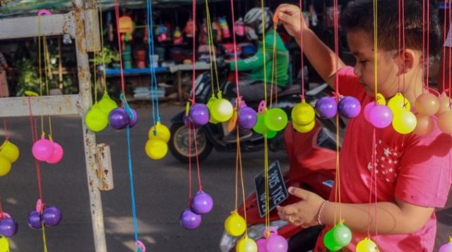 sejumlah-daerah-larang-bawa-lato-lato-ke-sekolah_169 Demam lato-lato karawang