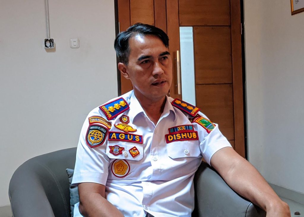 Penerangan jalan umum karawang