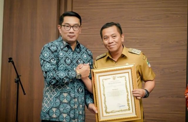 Karawang raih penghargaan stunting
