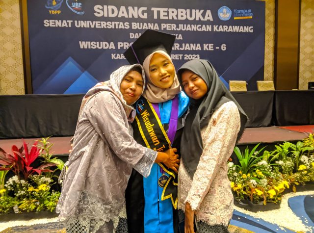 Anak nelayan wisudawan ubp