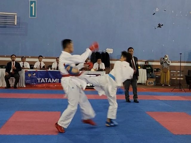Ekskul karate SMAN 1 Karawang