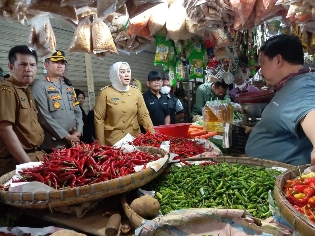 Sidak pasar bupati karawang