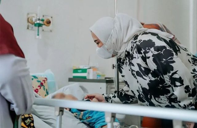 Bupati karawang bayi gizi buruk