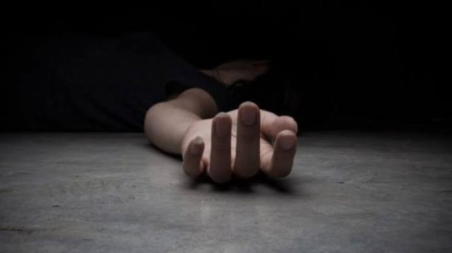 Wanita bunuh diri di karawang