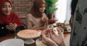 Jadwal buka puasa 8 april 2023