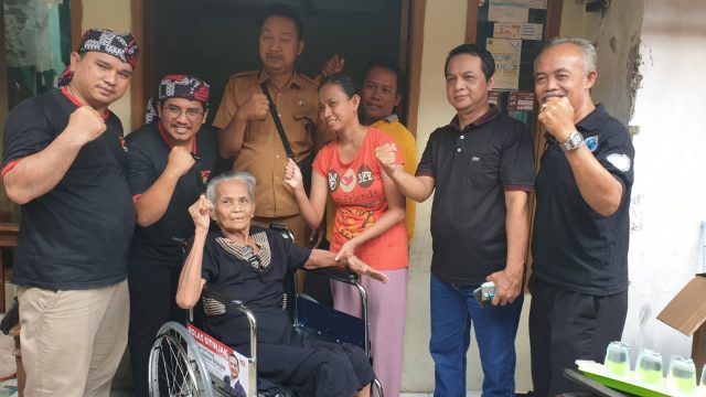 Kursi roda rolas sitinjak