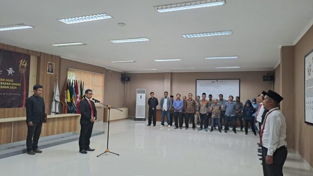 KPU Karawang lantik PAW