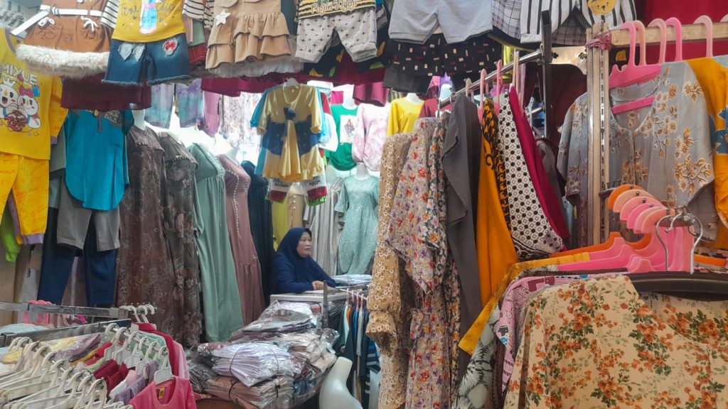 Pedagang karawang kalah dengan tiktok