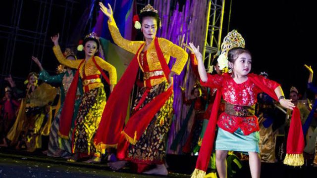 Kirab Helaran budaya karawang