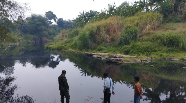 DLH Karawang soal sungai cibeet menghitam