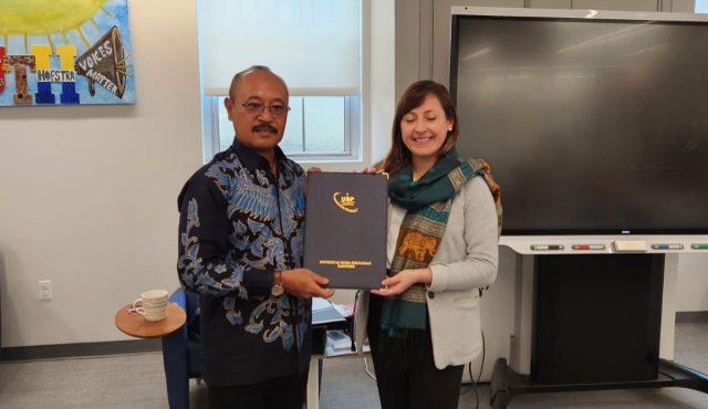 Rektor ubp ke amerika