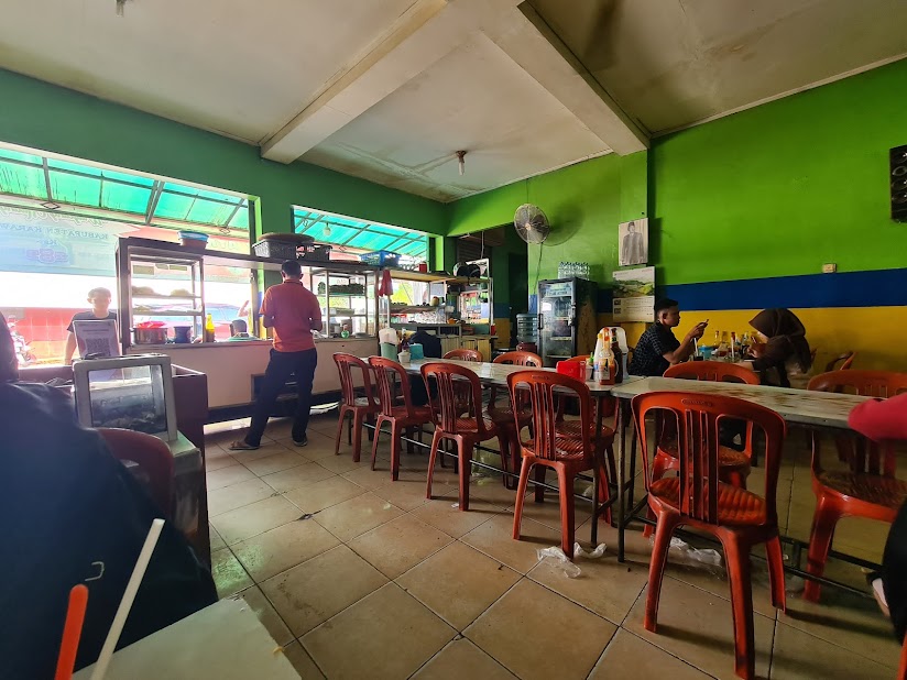 Warung bakso atmo legendaris di Karawang