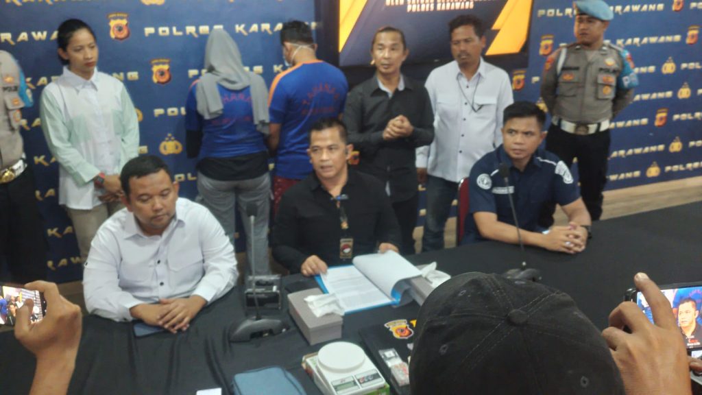 Sepasang kekasih pengedar sabu di karawang