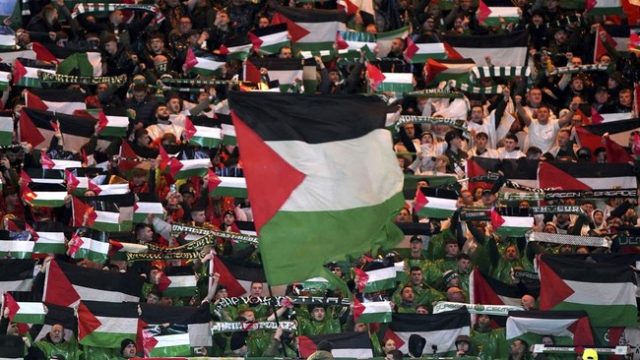Persib Izinkan Suporter Kibarkan Bendera Palestina