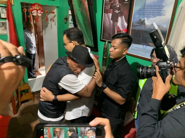 IMG-20231204-WA0021 Anies dipeluk pemuda rengasdengklok