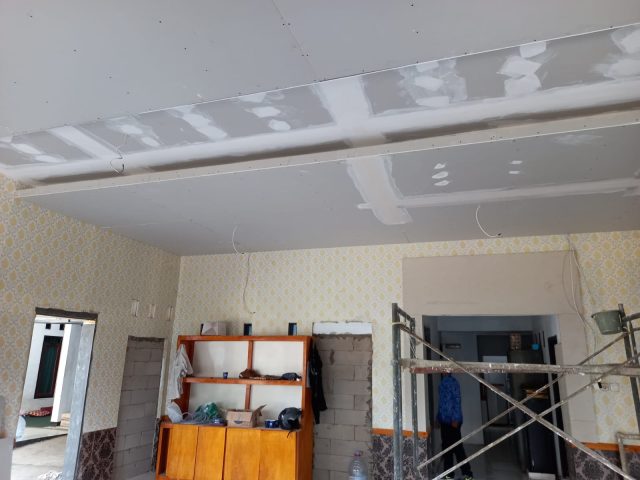 Renovasi kantor desa di purwakarta