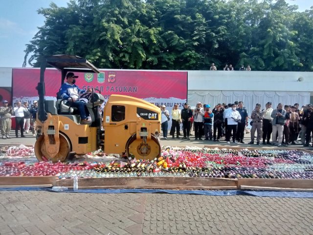 Miras tahun baru dimusnahkan di karawang