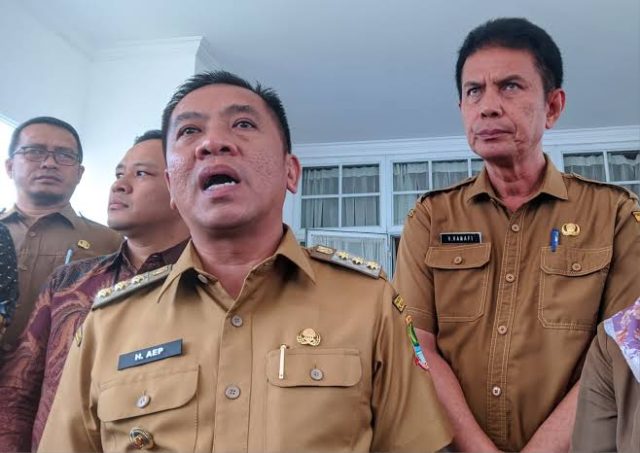 images - 2023-12-21T172336.452 Bupati aep apbd karawang