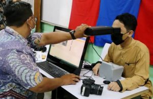 16 Ribuan Pemilih Pemula di Karawang Belum Rekam e-KTP, Disdukcapil Jemput Bola ke Sekolah Pemilih pemula karawang belum rekam e-ktp