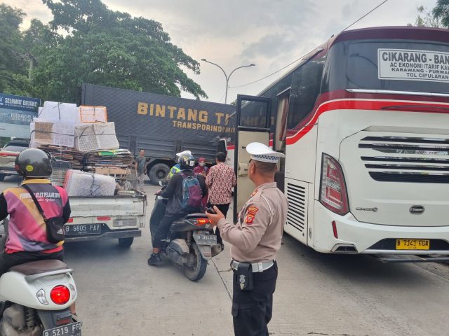 IMG-20240315-WA0045 Kecelakaan bus di karawang