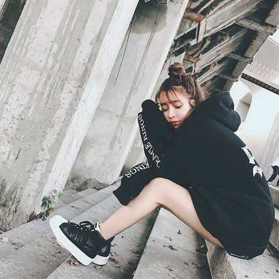 IMG-20240529-WA0000 style sweatshirt artis Korea