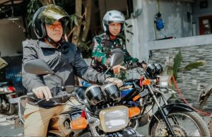 Sambil Naik RX King, Bupati Aep Sidak Progres Pembangunan Jalan dan Jembatan di Karawang Bupati karawang rx king progres jembatan