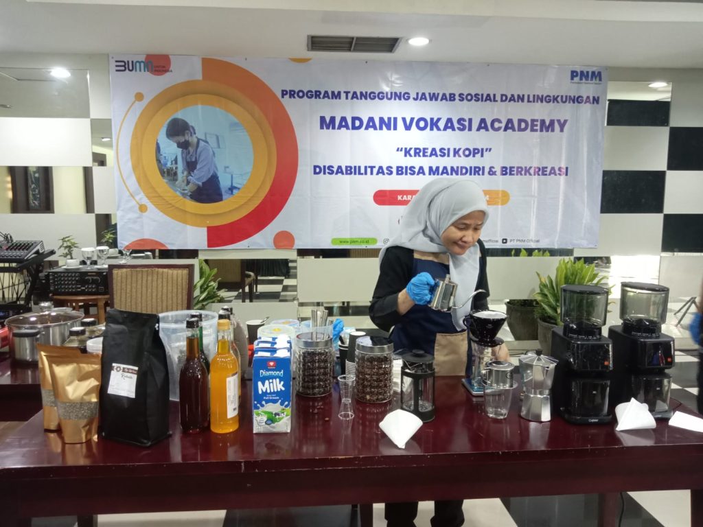 Disabilitas di karawang dilatih jadi barista
