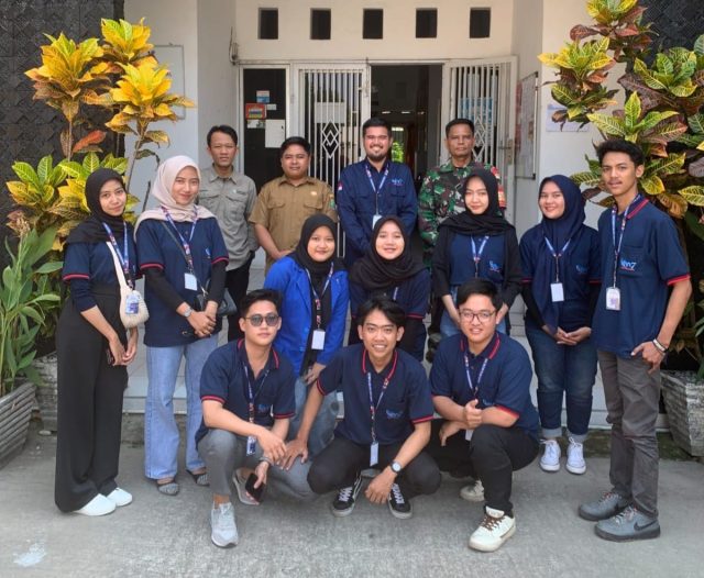 Mahasiswa KKN UBP Karawang di Karangligar