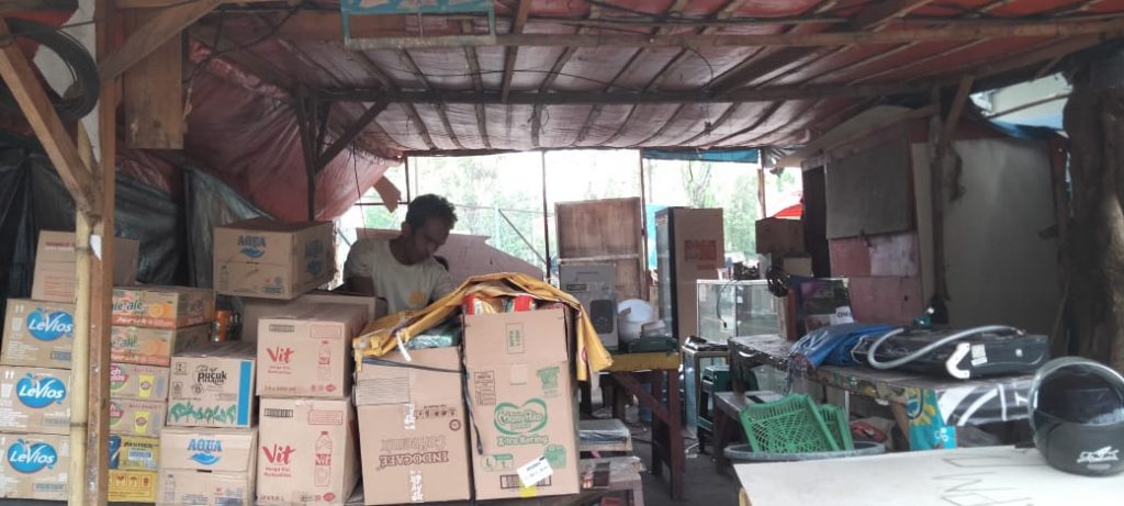 Pkl gor karawang dibongkar