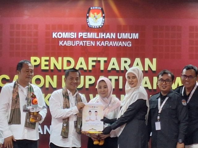 Kpu karawang pendaftaran paslon aep dan maslani