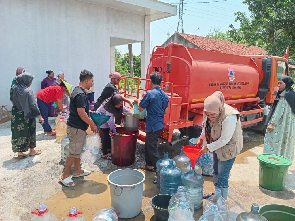 10 desa karawang alami kekeringan