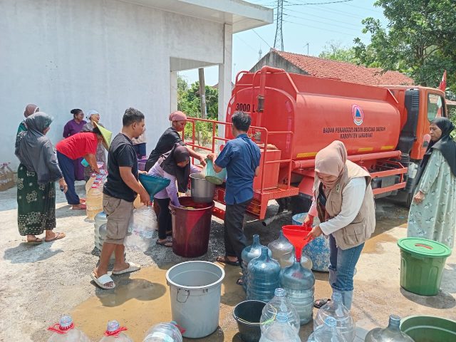10 desa karawang alami kekeringan