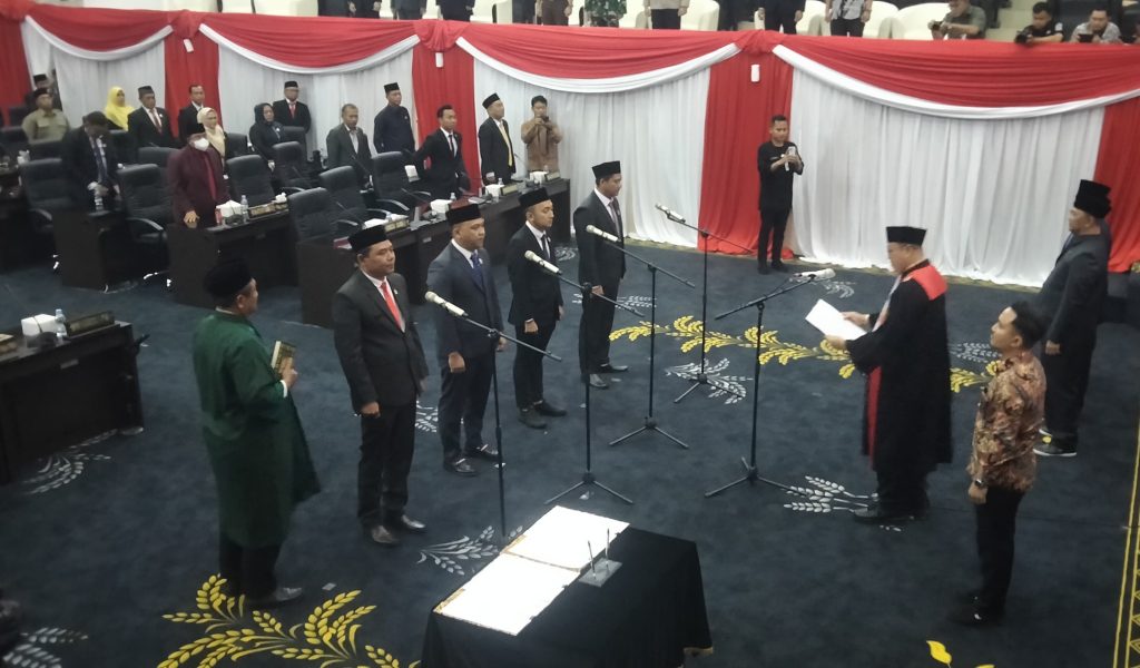 Endang sodikin ketua dprd karawang