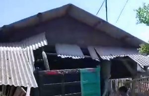 Truk tabrak rumah warga hingga hancur di karawang