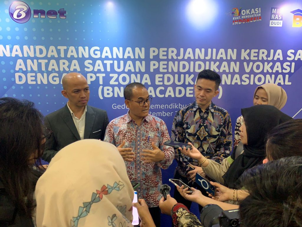 Bnet jalin mou dengan smk