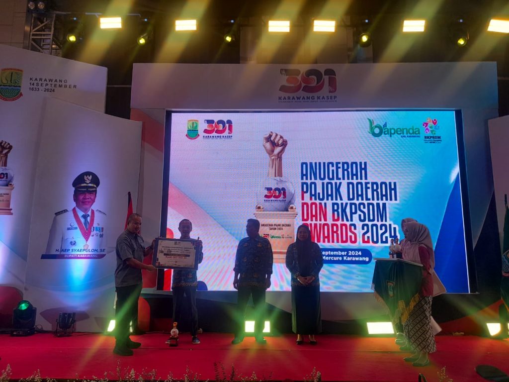 Bupati karawang pajak tepat waktu