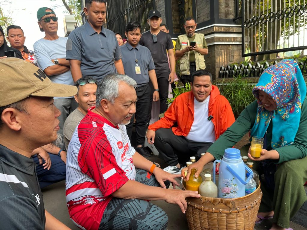 Pedagang jamu purwakarta ke ahmad syaikhu