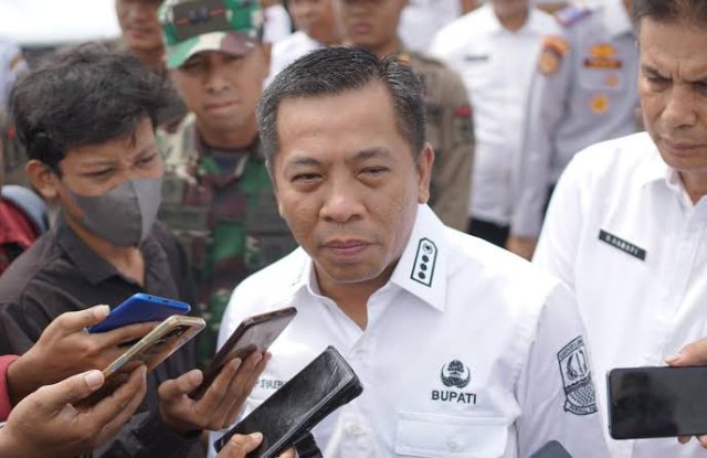 Bupati karawang petani tambak