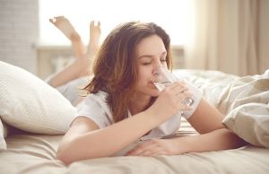 Minum air putih setelah bangun tidur