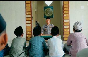 Kisah aipda dindin dirikan madrasah di karawang