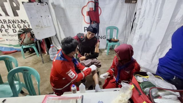 Kementerian pu jalan rusak karawang
