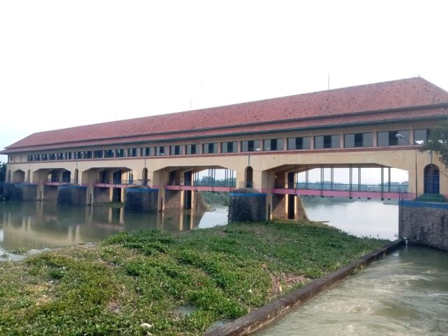 Satu abad bendungan walahar karawang