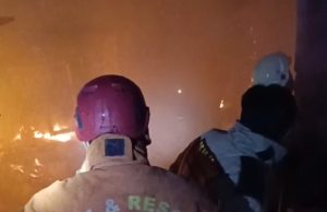 Charger Sepeda Listrik Lupa Dicabut, Dua Rumah di Karawang Hangus Terbakar Dua rumah di karawang hangus terbakar